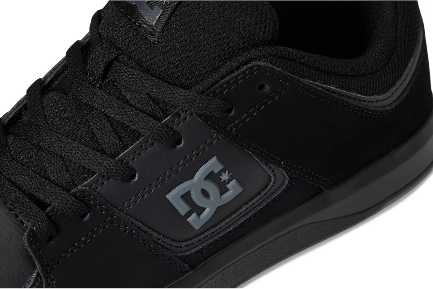 DC Men's Shoes Cure Skate