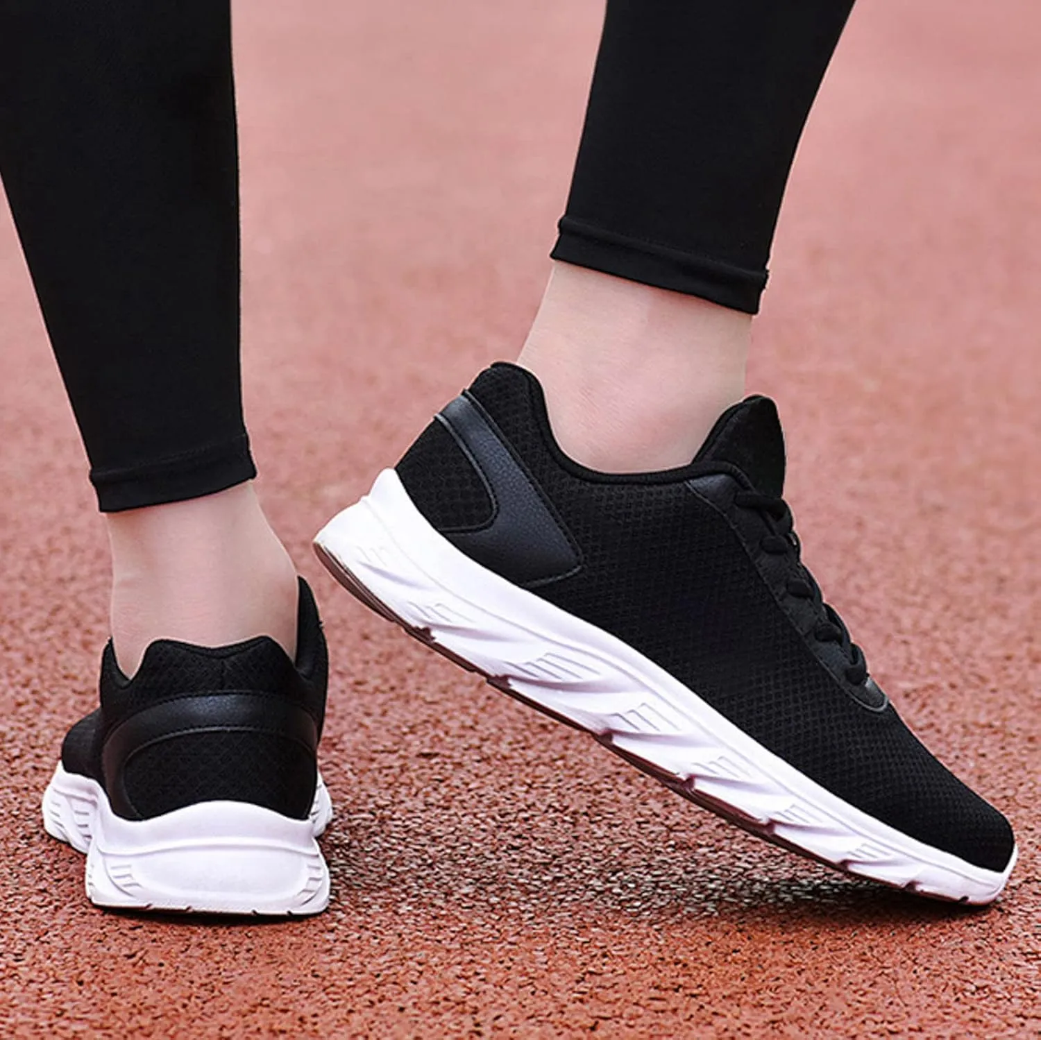 Lightweight Shoes Men Sports Shoes Simple Solid Color Fashion Summer New Pattern Mesh Breathable Comfortable Non Slip