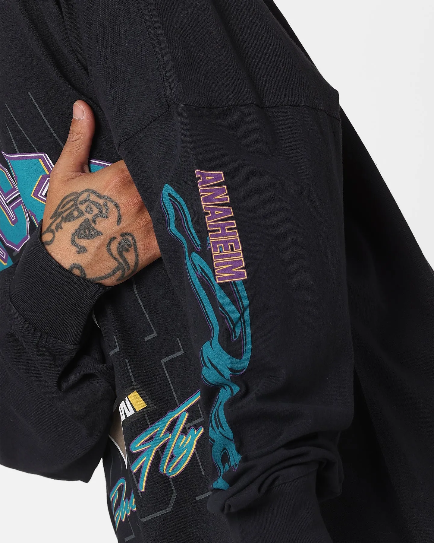 Majestic Athletic Anaheim Ducks Fly Long Sleeve Crewneck Faded Black