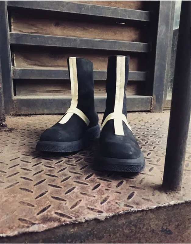 Men’s Cross Stitched Leather Statement Piece Boots in Black