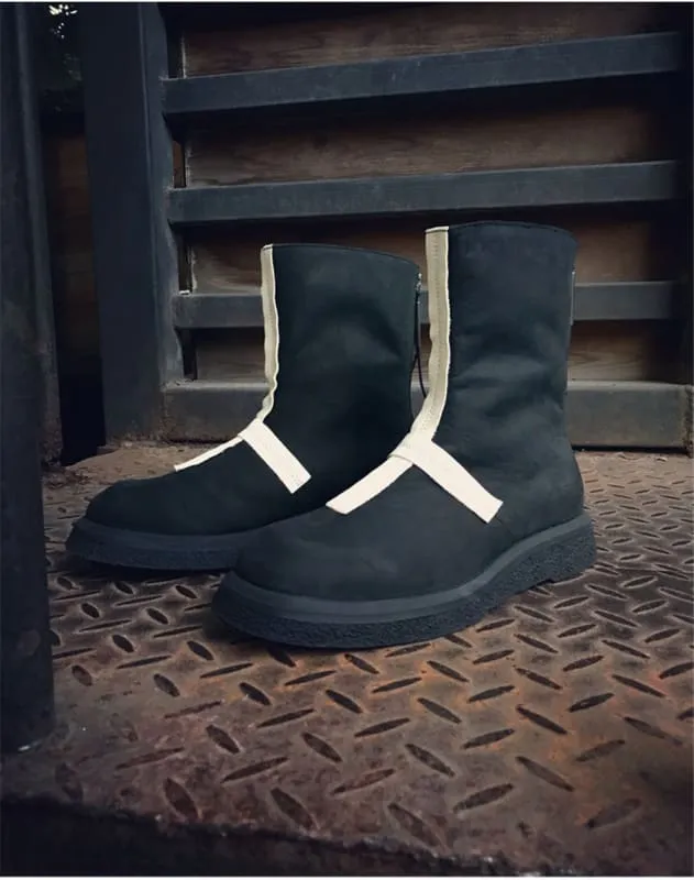 Men’s Cross Stitched Leather Statement Piece Boots in Black