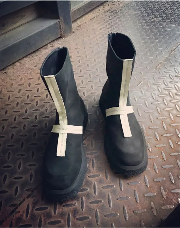 Men’s Cross Stitched Leather Statement Piece Boots in Black