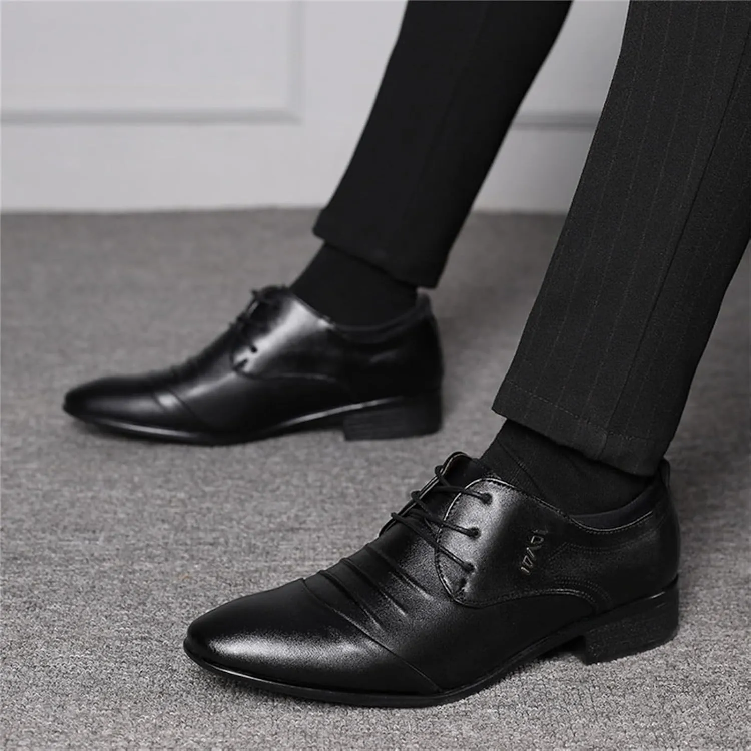 Men's Dress Shoes Classic Pointed-Toe Oxfords Shoes Lace Up Wedding Shoes Business Formal Modern Loafers Shoes