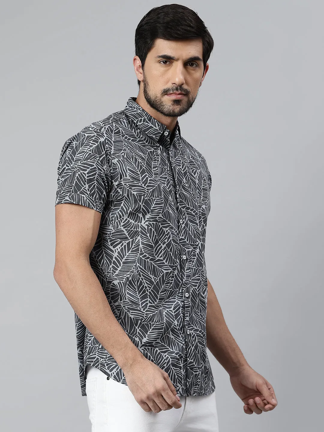 Men's Floral Prints Slim Fit Half Sleeves Spread Collar Shirt (Grey)
