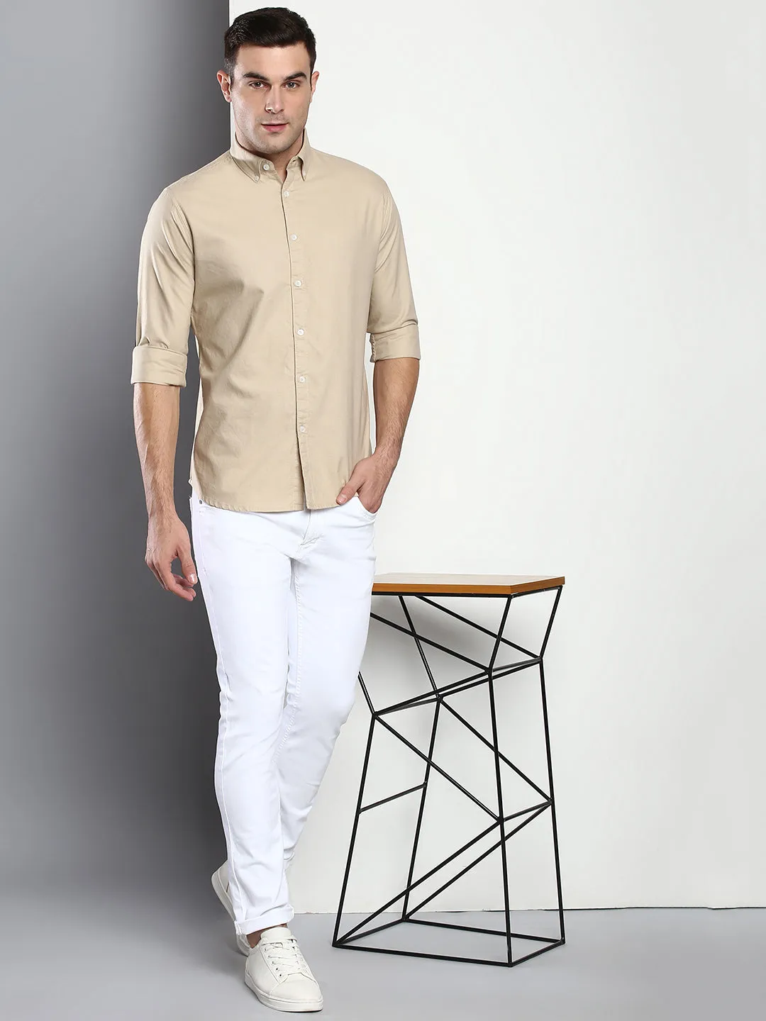 Men's Solid Slim Fit Cotton Oxford Casual Shirt With Button-Down Collar & Full Sleeves