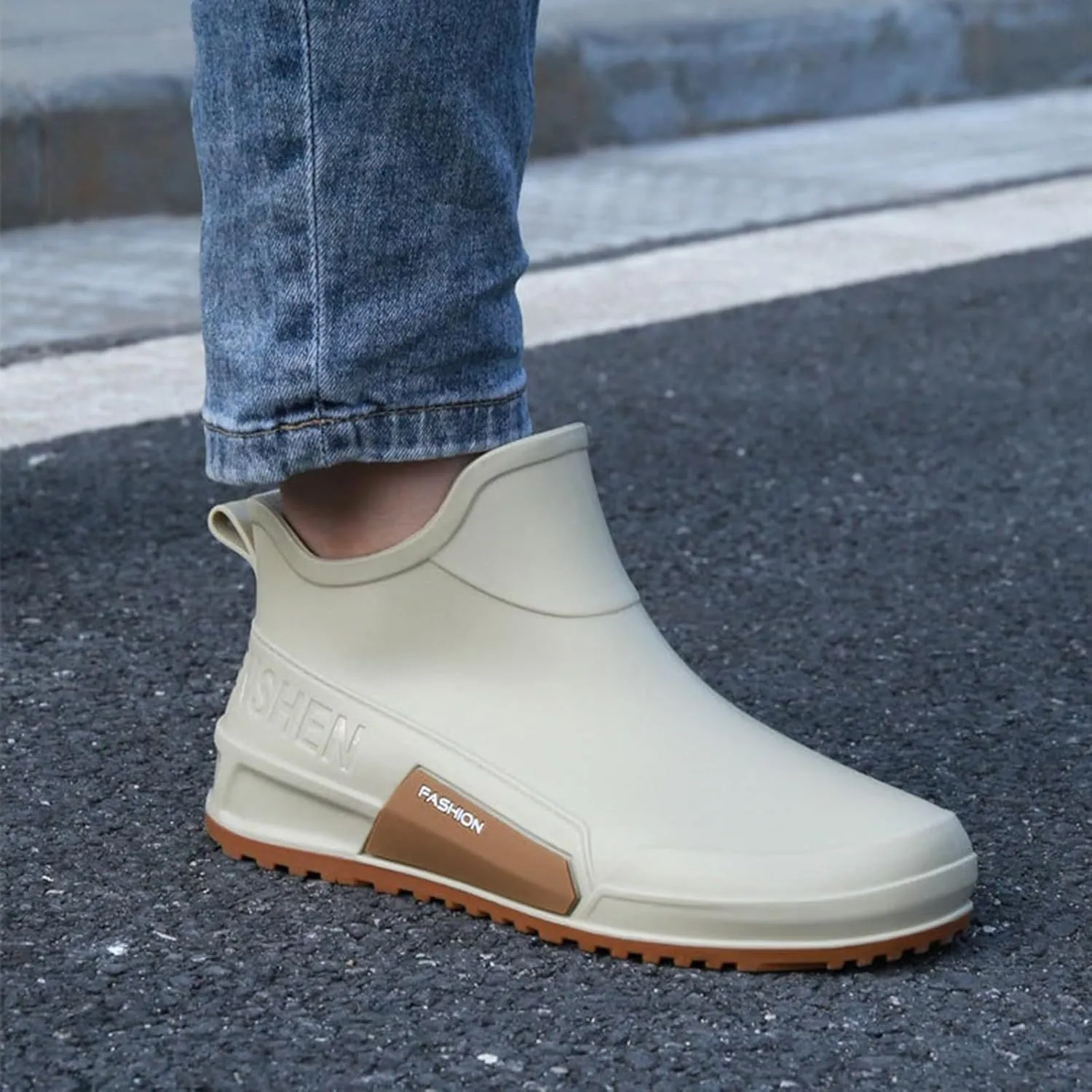 Rain Boots Couples Students Work Fishing Non Slip Warm Rubber Shoes Rain Boots Woman Short Flat Boots Barefoot Shoes
