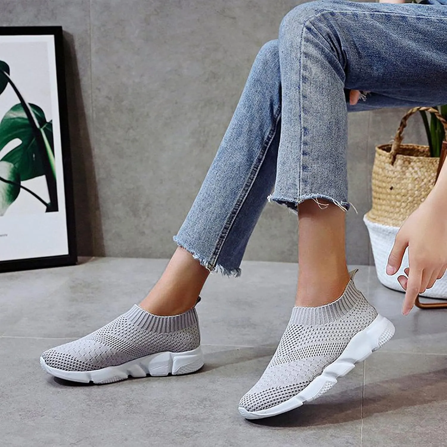 SBGMoSJ Trendy High Top Sneakers for Women 2023 Winter Walking Shoes for Women Non Slip Black Sneakers for Women Dressy Platform Sneakers for Women Cute Black Shoes for Women
