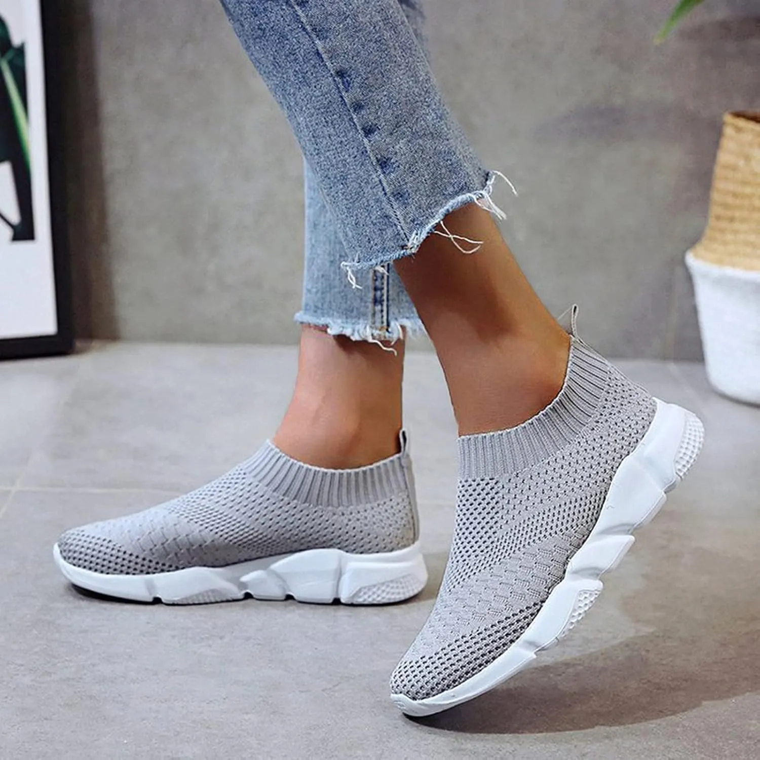 SBGMoSJ Trendy High Top Sneakers for Women 2023 Winter Walking Shoes for Women Non Slip Black Sneakers for Women Dressy Platform Sneakers for Women Cute Black Shoes for Women