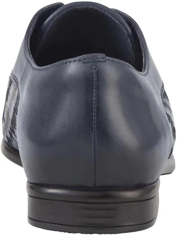 Trotters Women's Lizzie Herringbone Oxford
