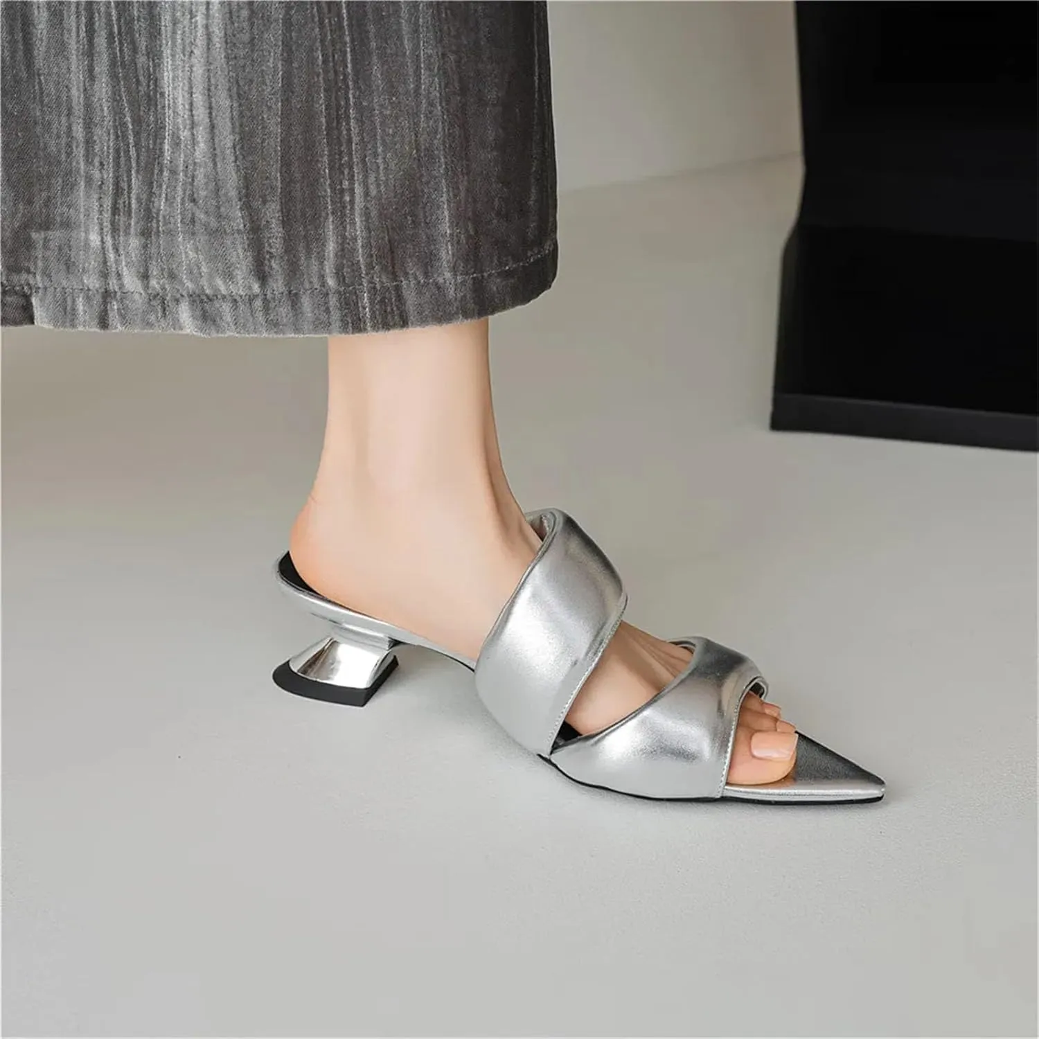 Women's Pointed Toe Sandals - Strange Style Mid Heels, Summer Outdoor Dress Versatile